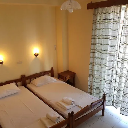 Ξενοδοχείο με διαμερίσματα Grand Star Edipsos